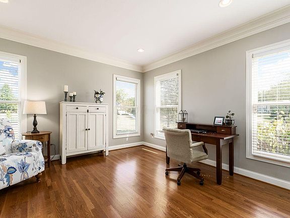 5th image of 37 Cricket Ln