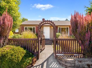 8406 9th Ave SW, Seattle, WA 98106