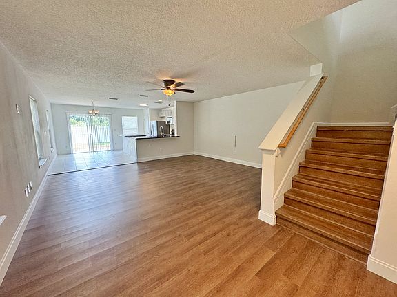 4th image of 204 Gargonza Ct