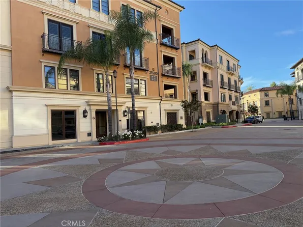 23500 Park Sorrento Unit D44, Calabasas, CA 91302