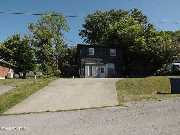 2nd image of 918 Cumberland Ave