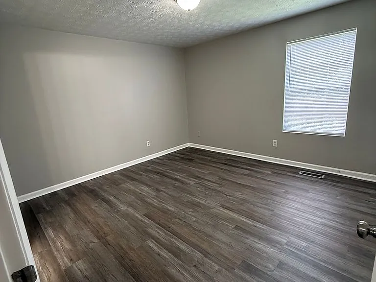 300 S David Ln — Photo 11