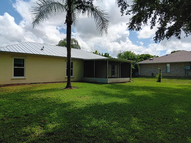 757 Brookedge Ter — Photo 18