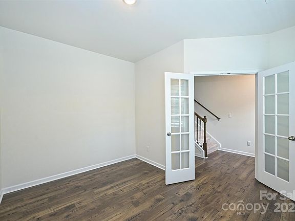 4th image of 4010 Richard Andrew Dr