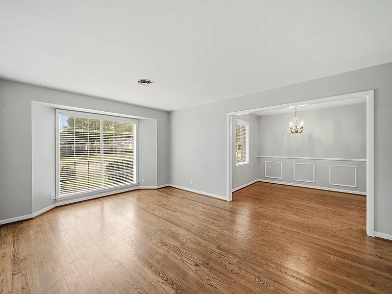 4614 Hummingbird St — Photo 9