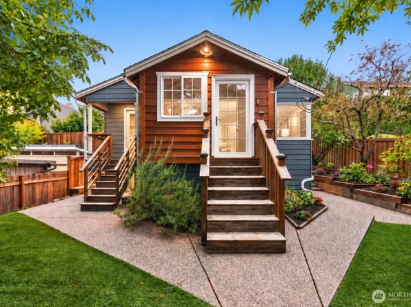 6215 38th Avenue NE, Seattle, WA 98115
