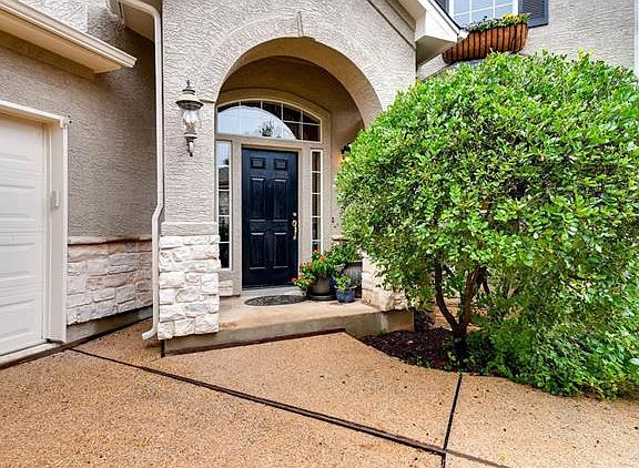 3rd image of 11608 Emerald Falls Dr