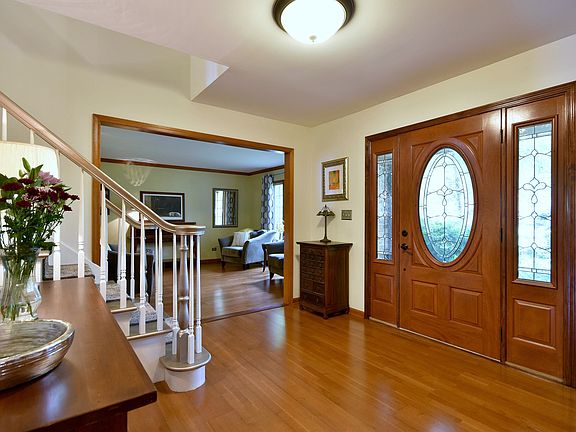 4th image of 29W571 Brentwood Ct