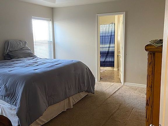 5th image of 1015 Lauren Ln