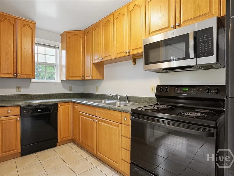 317 Oxford Dr — Photo 10