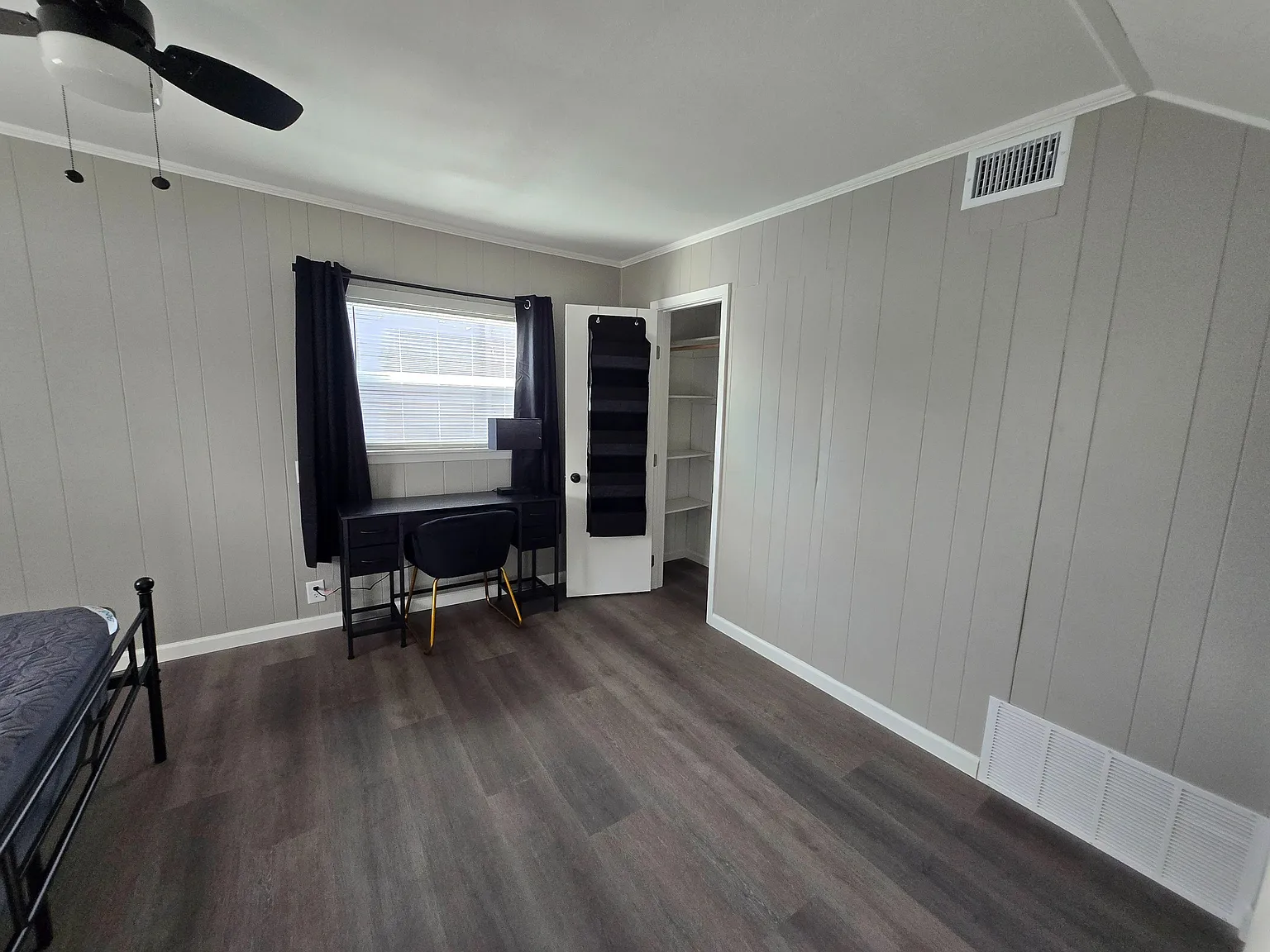 4 bed, 3.0 bath, 2450 sqft, $776 — Photo 2
