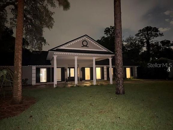4th image of 210 Timbercove Cir