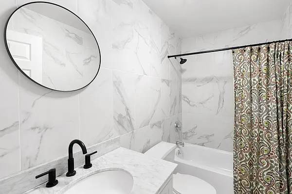 Bathroom, photo 1
