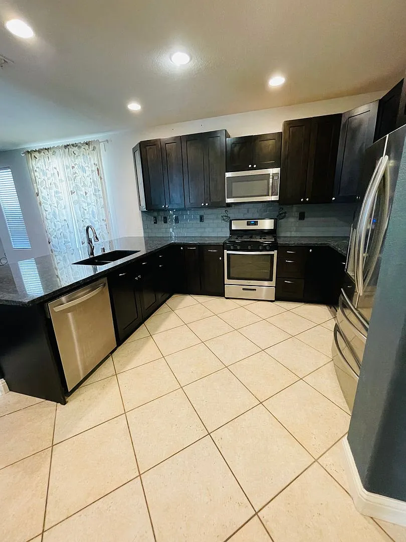 1882 Zurlo Way - Sacramento 95835 — Photo 4