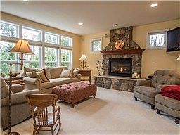 4th image of 1106 NE Laurel Ct