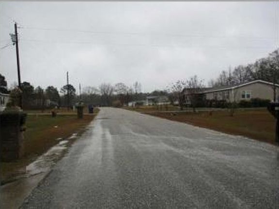 Exterior Neighborhood (street photo)