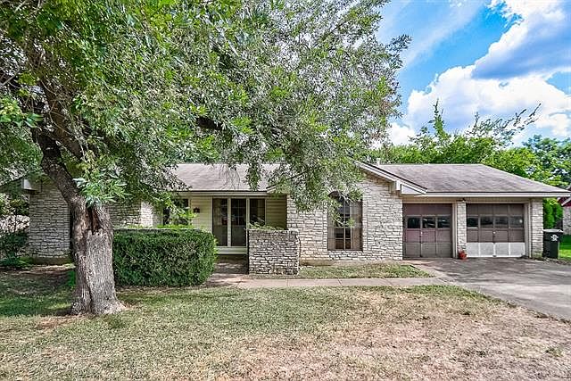 1st image of 10903 Hillside Oak Ln