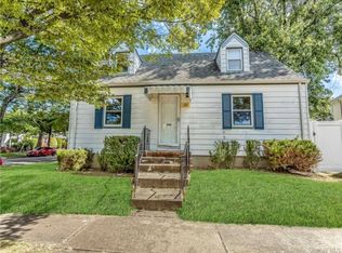 136 N 1st St, New Hyde Park, NY 11040