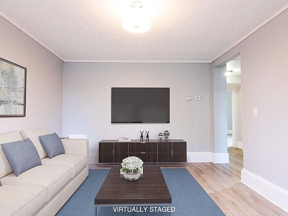 3rd image of 11731 Franklin Blvd Unit 2