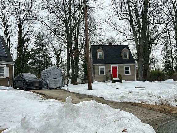 2nd image of 6807 Elmhurst St