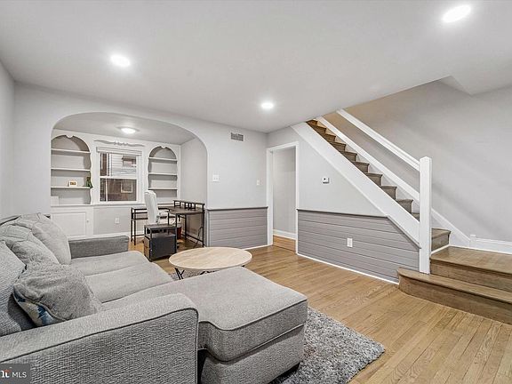 5th image of 332 Springton Rd