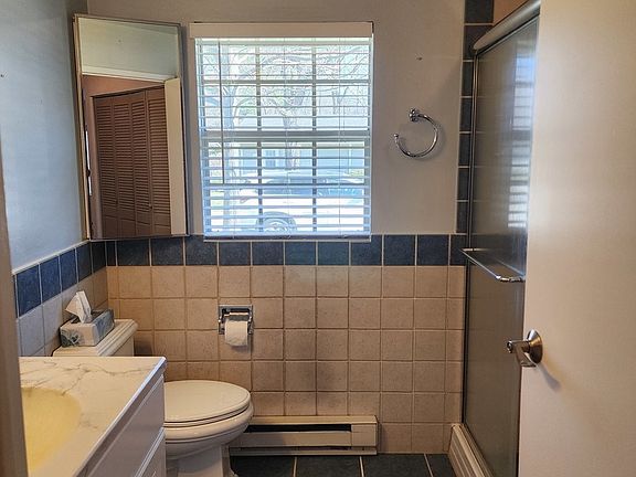 5th image of 7427 Clarendon Ct