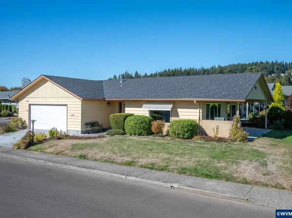 16205 SW King Charles Ave, King City, OR 97224