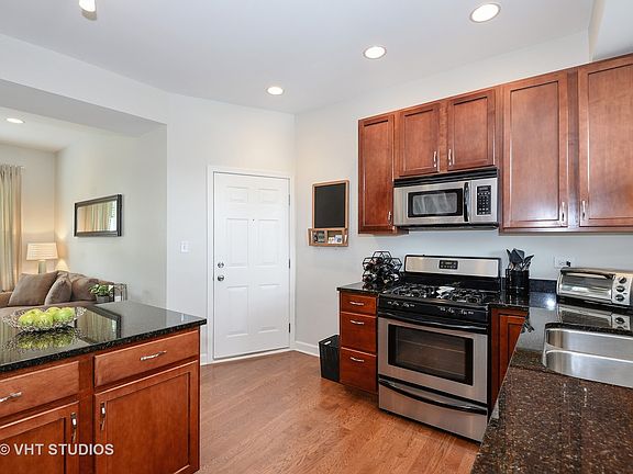 5th image of 4110 N Wolcott Ave #2