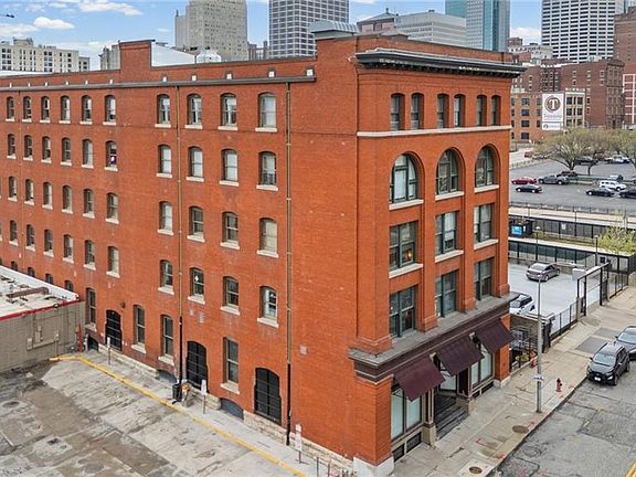 3rd image of 609 Central St APT 1507