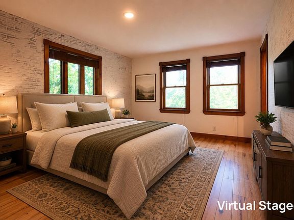 2nd image of 286 Wiscasset Road