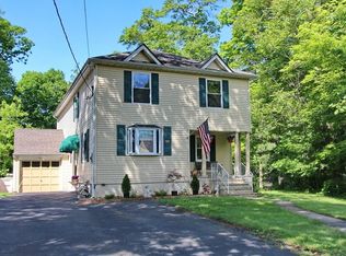33 Oakwood Ave, Livingston, NJ 07039