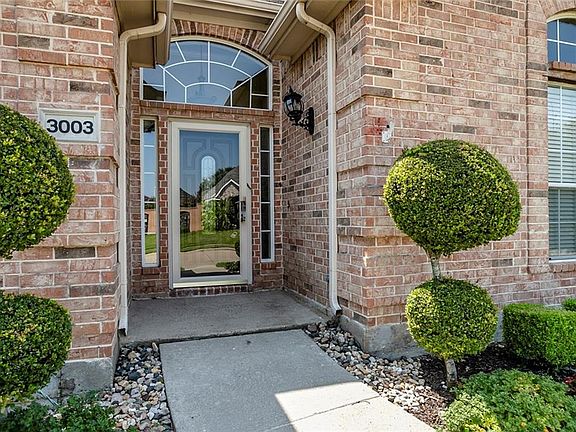 3rd image of 3003 Palmdale Dr