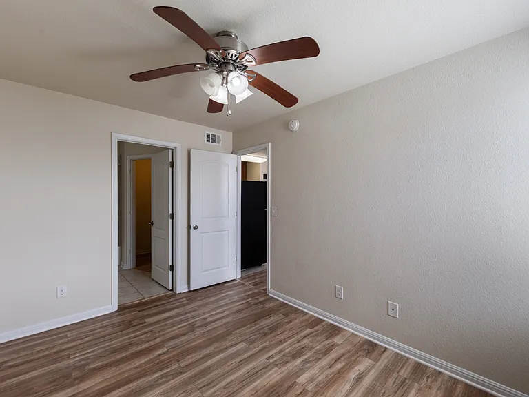 336 Perry St — Photo 10