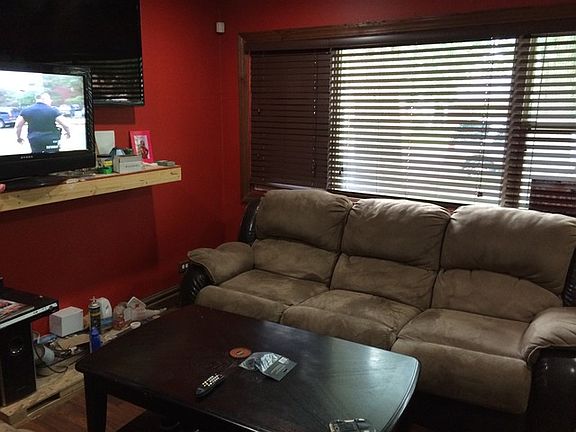 4th image of 14646 Woodlawn Ave
