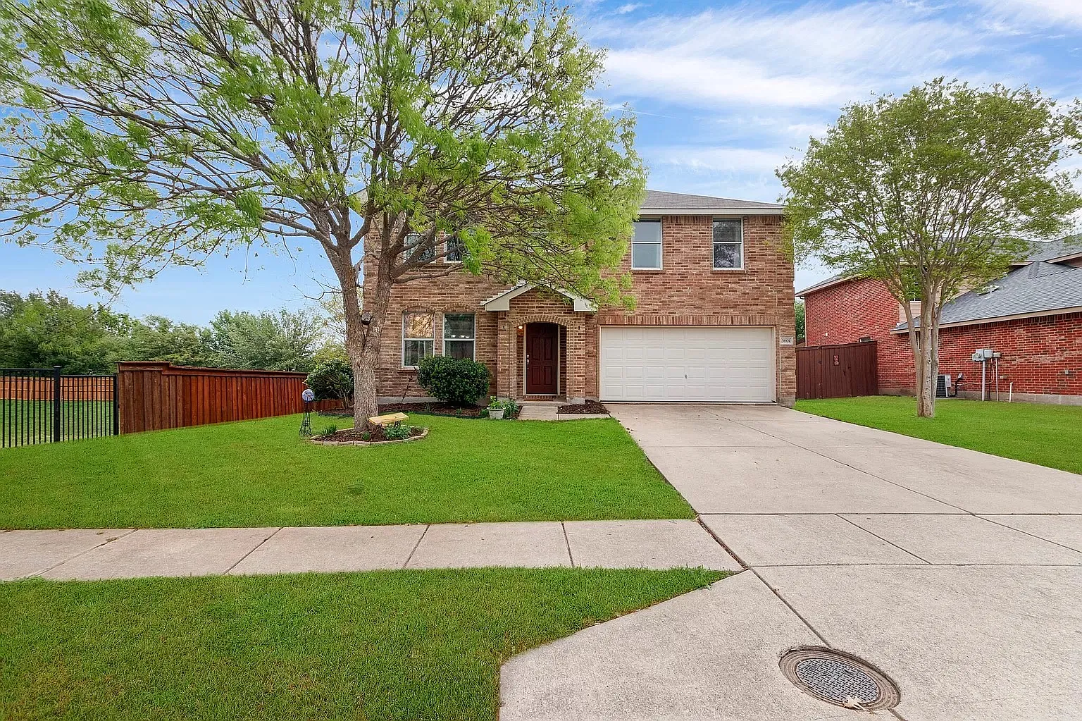 3 bed, 2.5 bath, 2306 sqft, $2,500 — Photo 1