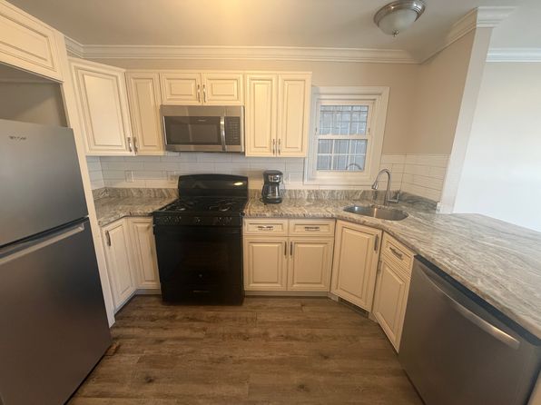 35 Fairview Ave FLOOR 1