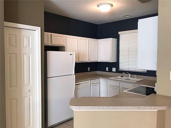 2nd image of 2219 Golden Oak Ln