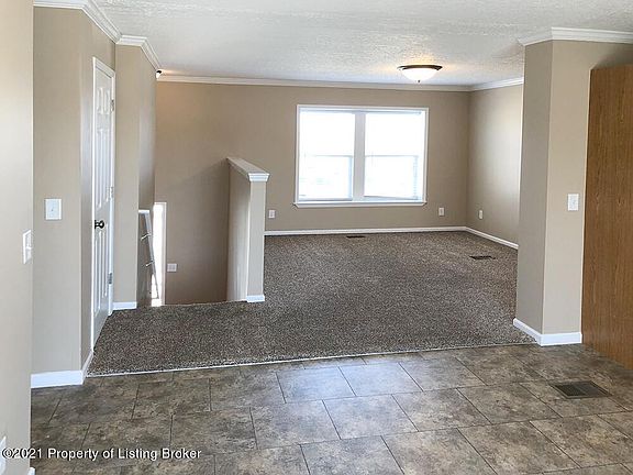 2nd image of 210 25th Ave NE
