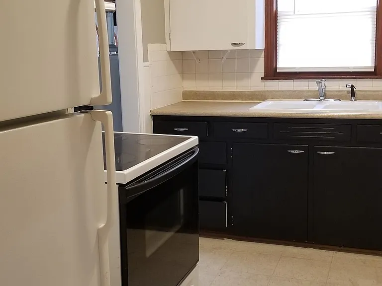 2134 S Silver St — Photo 2