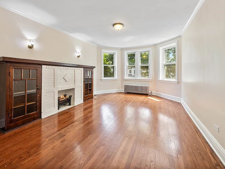 3332 N Claremont Ave #2 — Photo 5