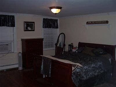 3rd image of 113 Farnsworth Ave