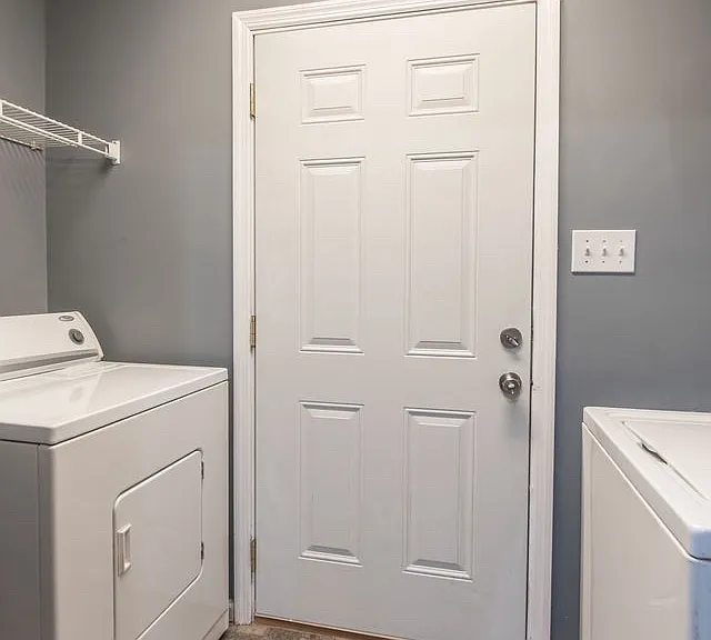 115 Dellwood Ct — Photo 6