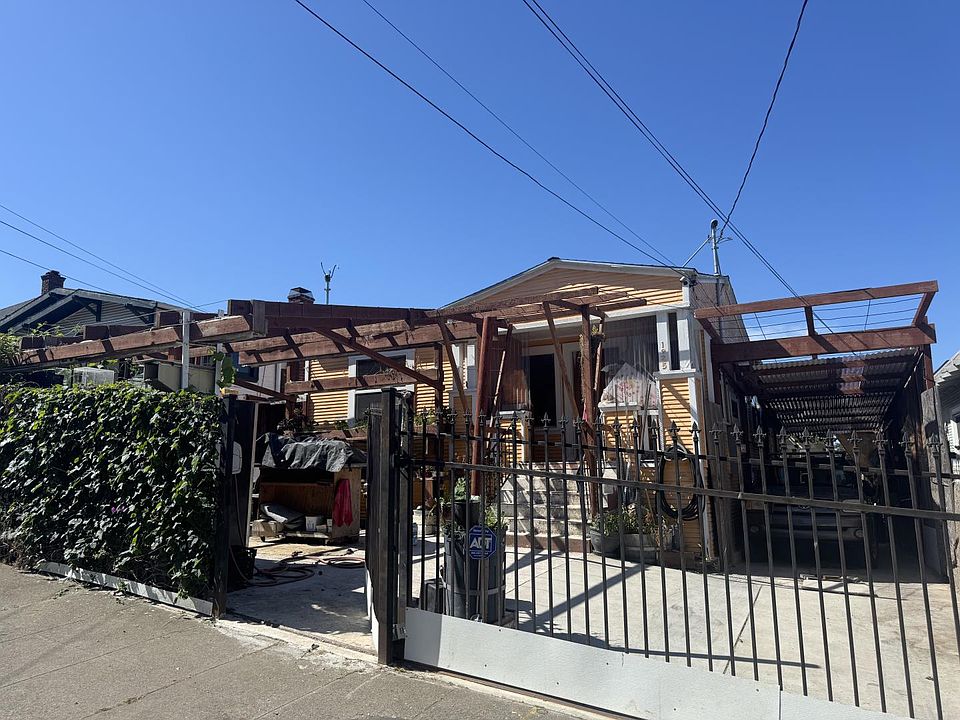 1st image of 1925 E 27th St