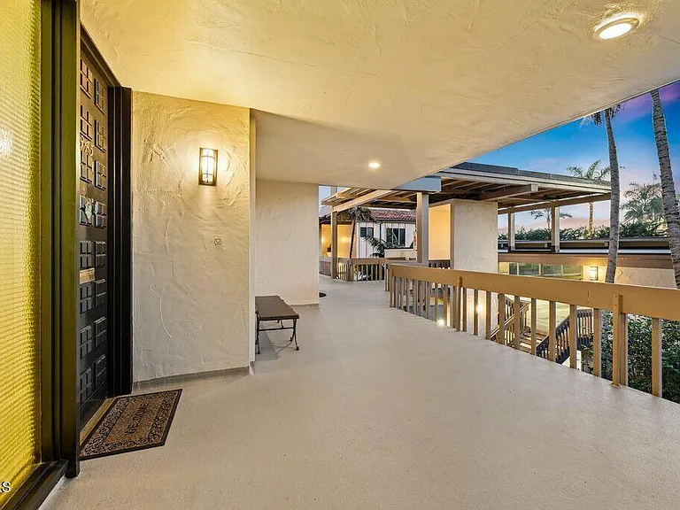 1345 Plaza Pacifica — Photo 3