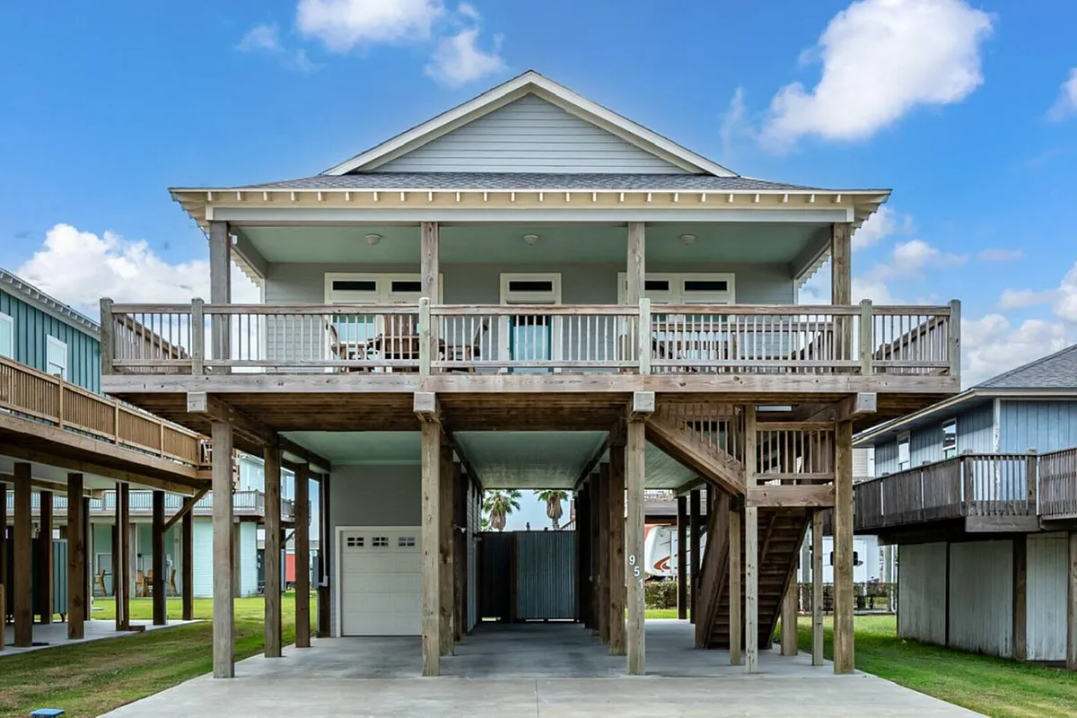 Building Photo - Gulf Shores Dr
