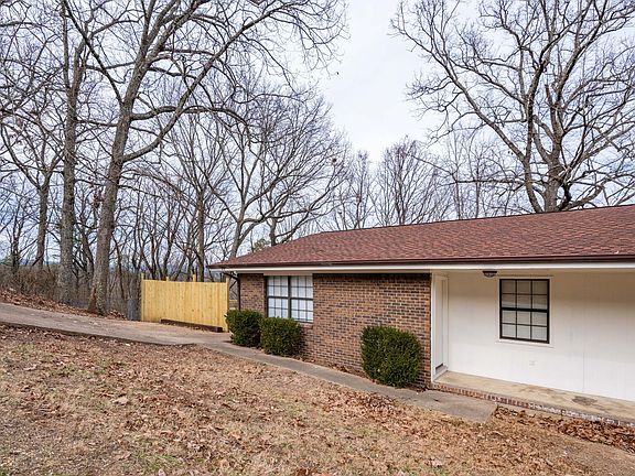 4th image of 340 Alpine Dr Unit B