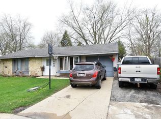 1068 Leawood Dr, Elgin, IL 60120