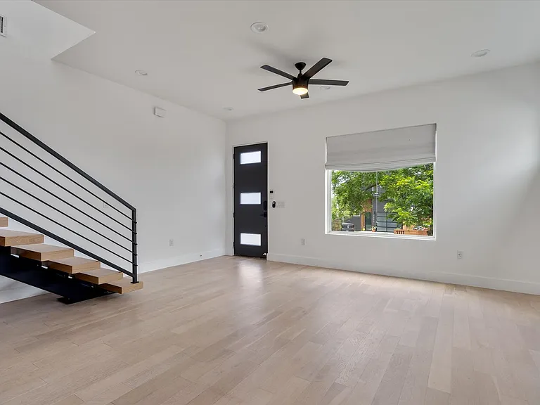 4712 Reyes St #1 — Photo 7