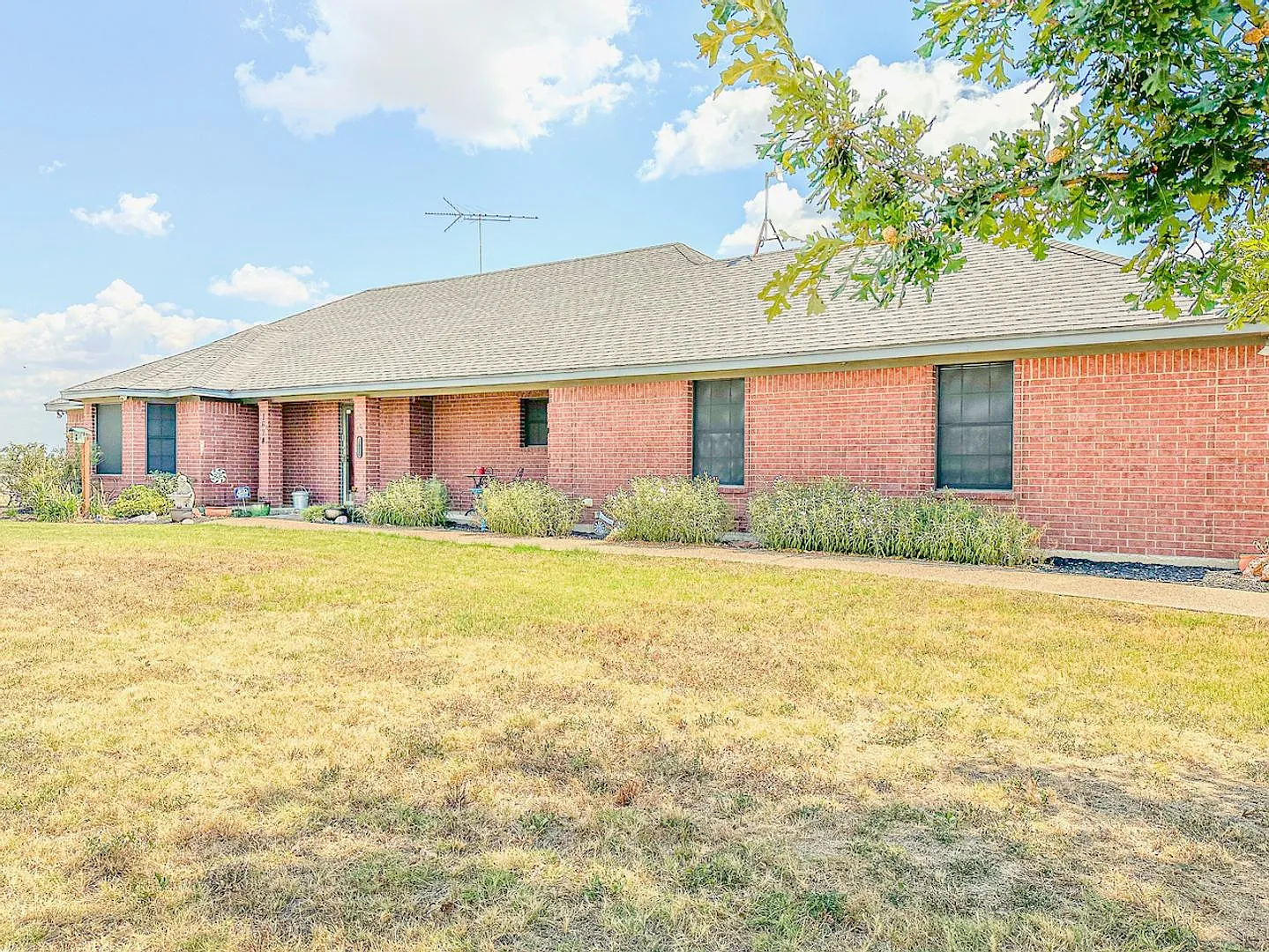 3 Bedroom Home in China Spring ISD — Photo 3