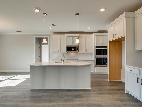 5th image of 7447 Swindon Boulevard Lot #139